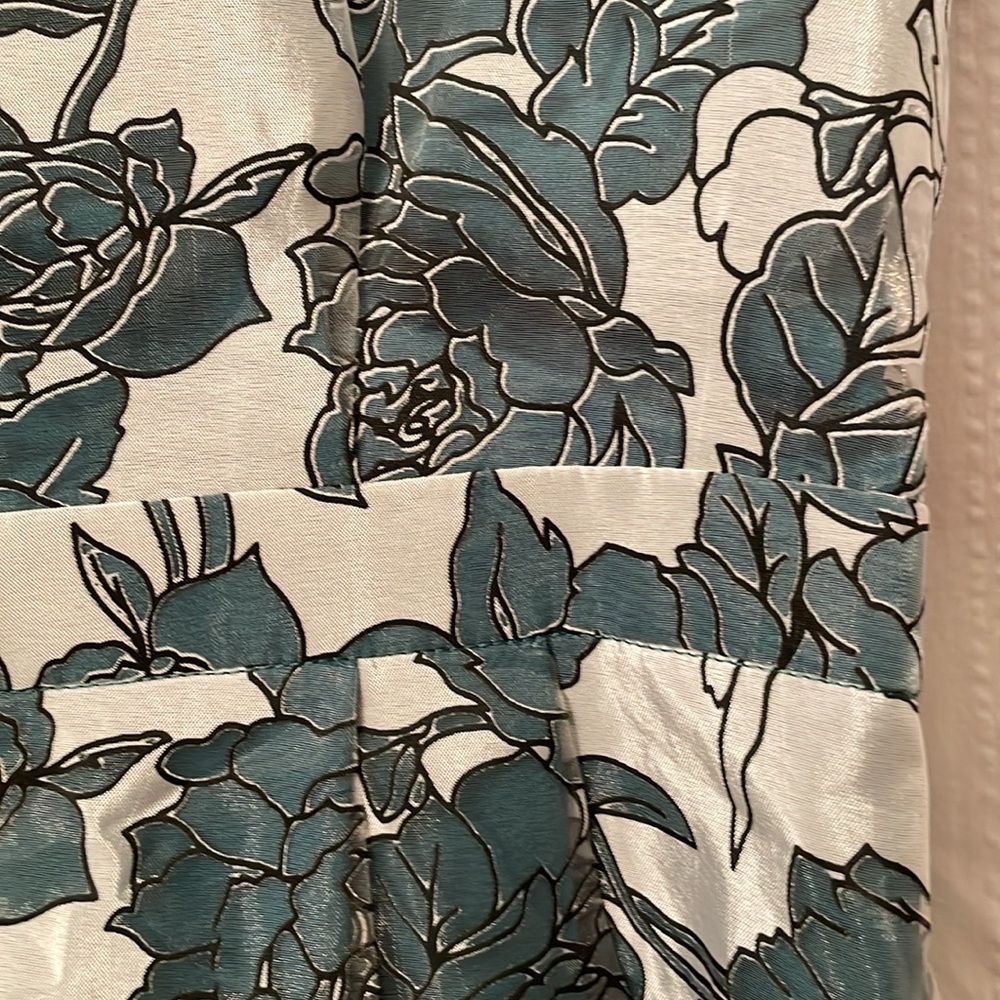 Lace & Mesh dress size medium green and white lined - Picture 4 of 11